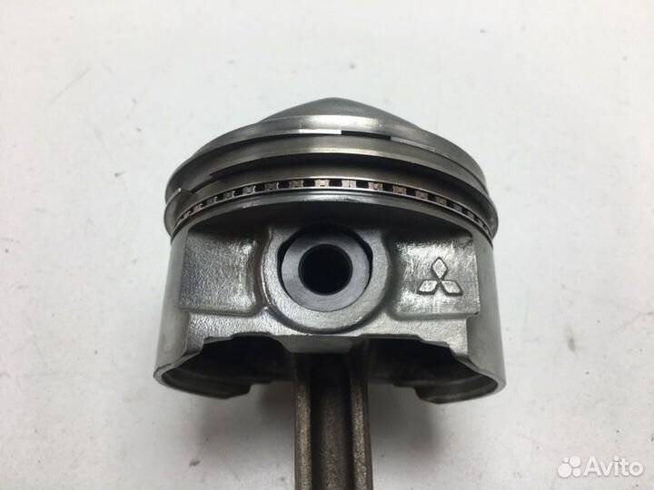 Поршень с шатуном Mitsubishi Galant EC1A 4G93 1999