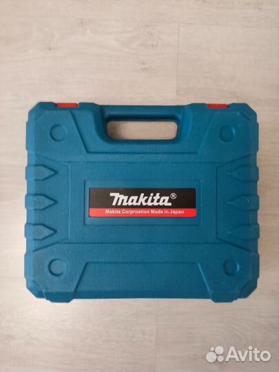 Шуруповёрт makita21V c 2 АКБ и набором бит