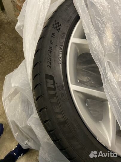 Michelin Pilot Sport 4 225/45 R18 и 255/40 R18