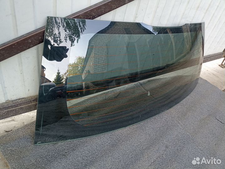 Заднее стекло Mitsubishi colt