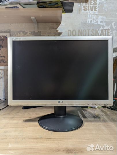 Монитор LG Flatron W1934S