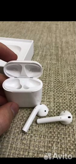 Беспроводные наушники apple airpods 1