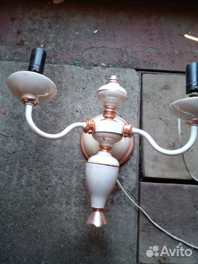 Светильник на стену