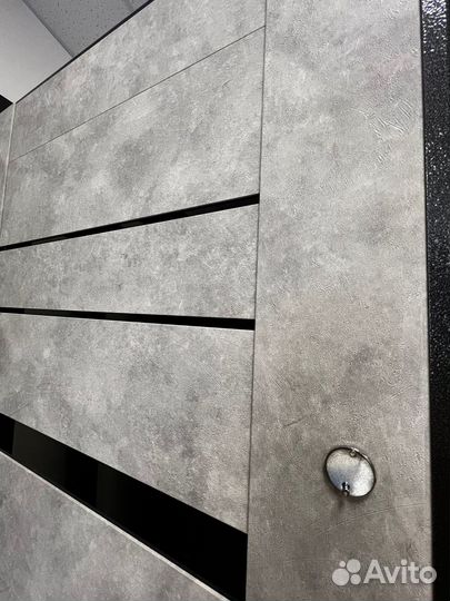 Входная дверь в цвете бетон, утепленная