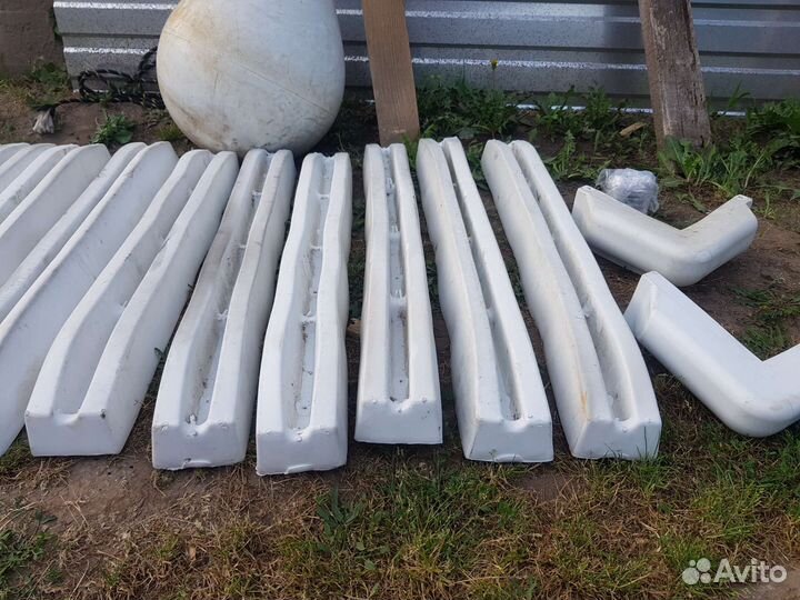 Кранец причальный белый