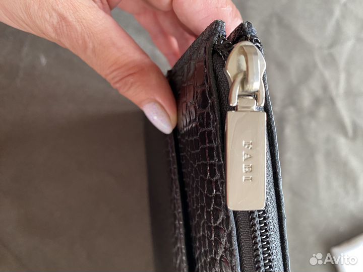 Женский кожаный портфель