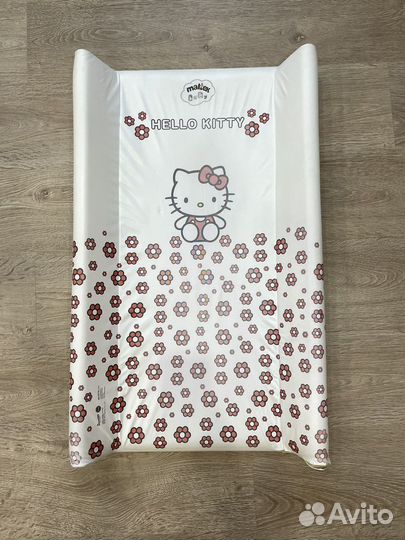 Пеленальная доска и градусник для воды