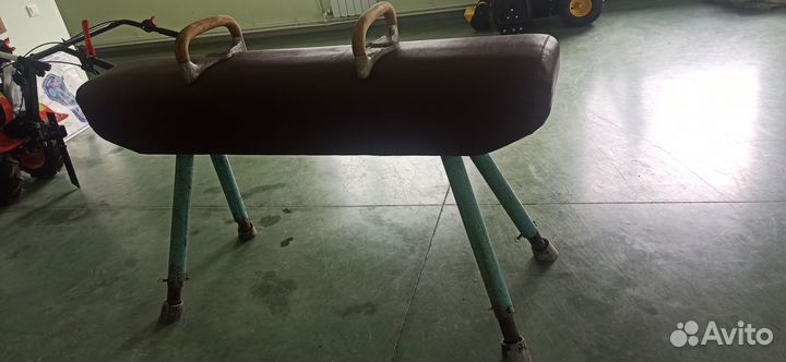 Конь гимнастический