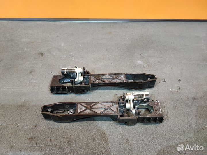 Кронштейн дверной ручки Nissan Qashqai j10