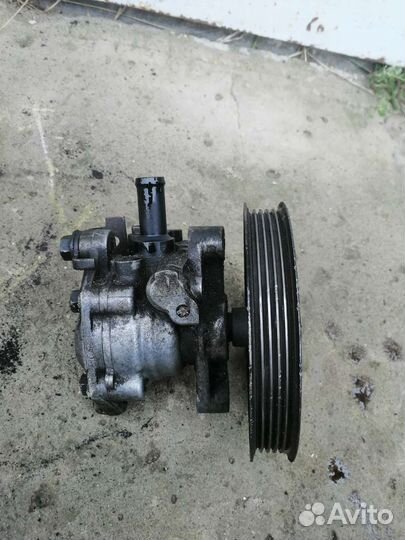 Насос гур Митсубиси каризма