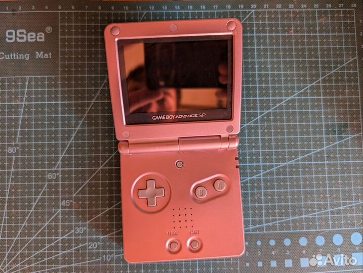 IQue (Nintendo gameboy advance sp) pink