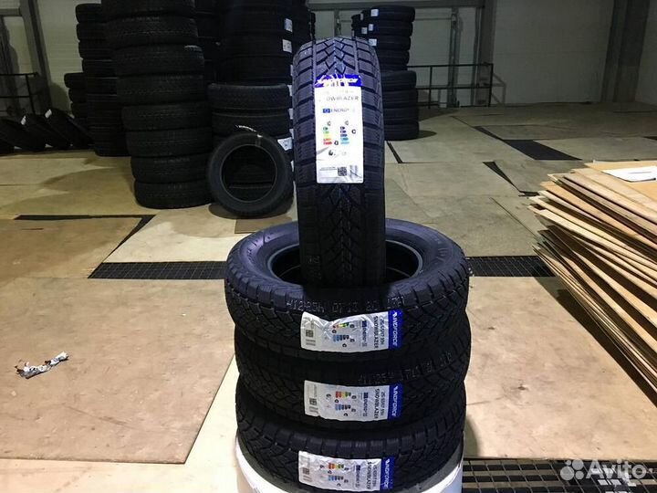 Windforce Snowblazer 215/65 R17 99H