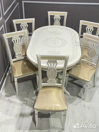 Стол и стулья