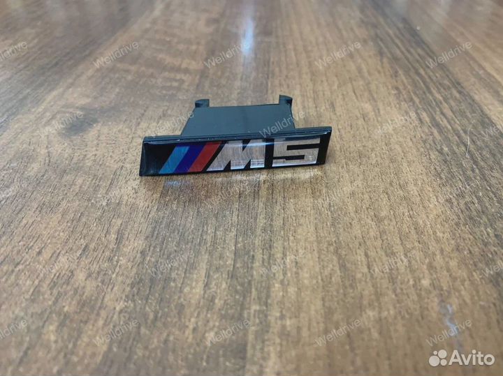 Шильд в решетку двойную М5 для решеток BMW F10