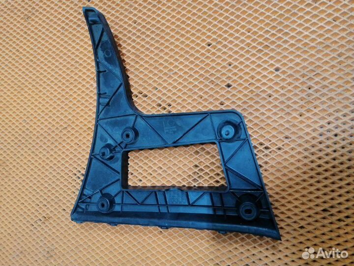 Кронштейн Audi A5 I 8T cdnc 2011