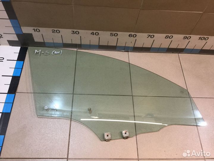 Стекло двери передней правой Мазда 3 (BK)