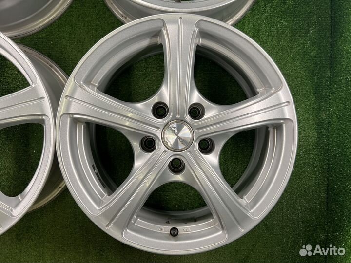 R16 Hot Stuff Exeeder 5x114.3 6.5JJ ET+38 цо73,1мм