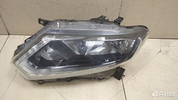 Фара левая Nissan X-Trail
