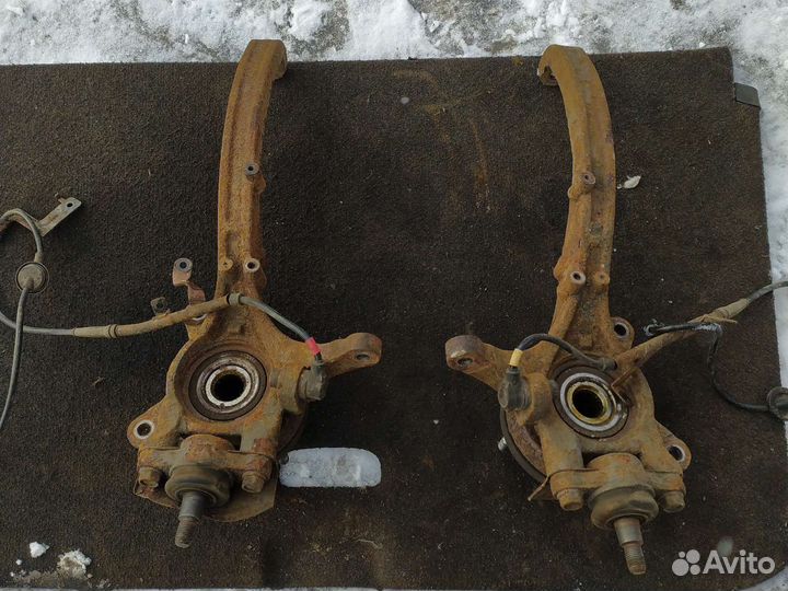 Передний поворотный кулак hyundai sonata GLS V6