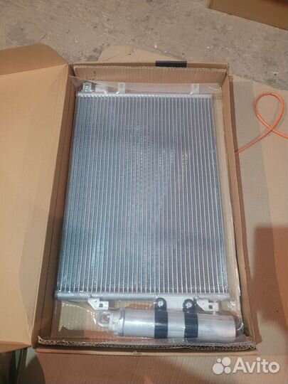Радиатор кондиционера Renault logan (04)