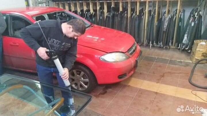 Лобовое стекло Шевроле Лачетти