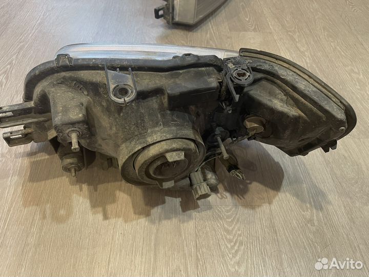 Передние фары nissan cube az10