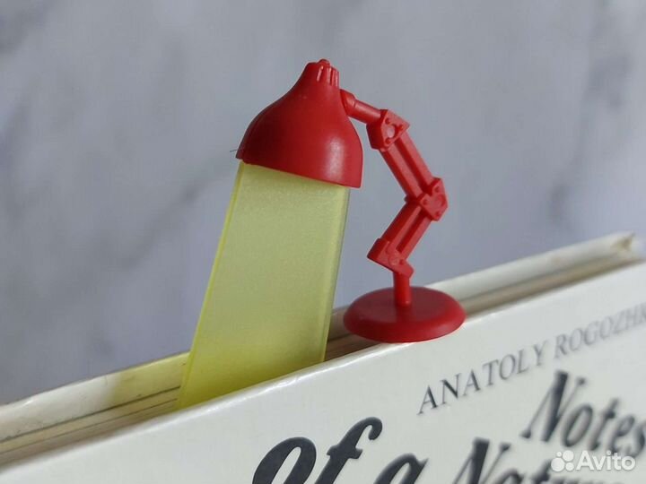 Новая закладка для книг Лампа Красная