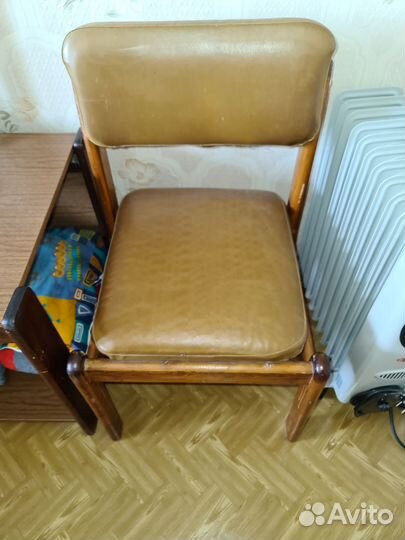 Продаю стул кожанный