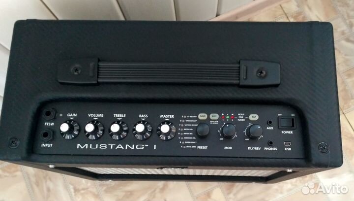 Гитарный комбоусилитель Fender Mustang I