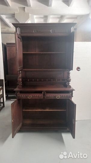 Буфет антикварный в стиле ренессанс