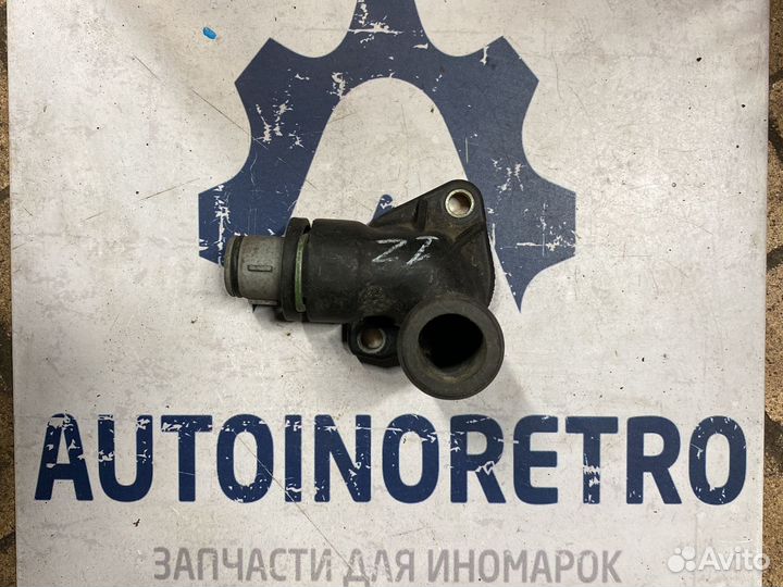 Фланец охлаждения Audi A6 C4 028121145C