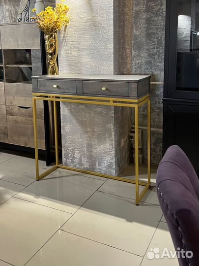 Консоль, туалетный столик