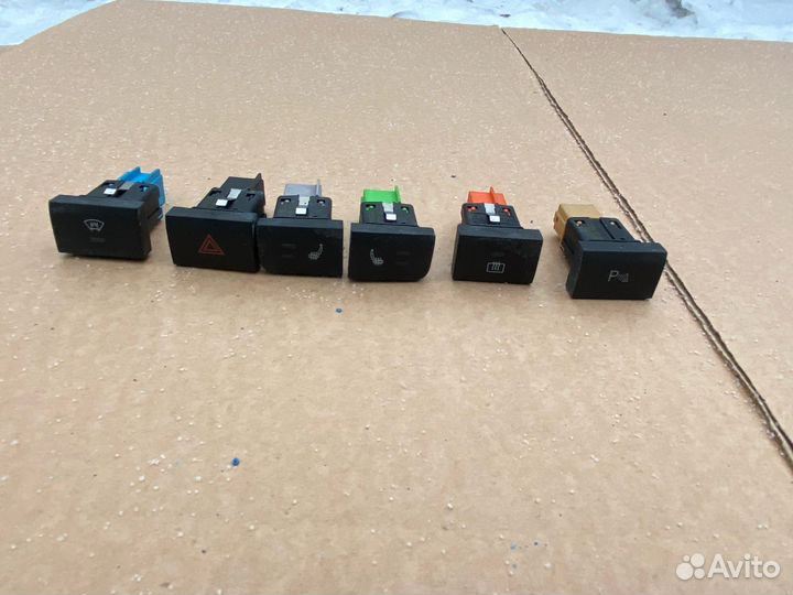 Кнопка аварийки подогрева Volkswagen Polo 5