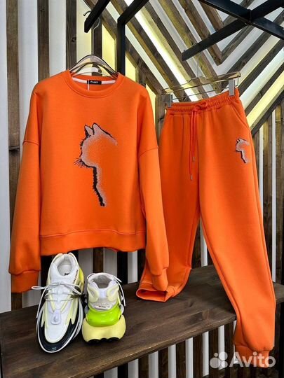 Костюм спортивный