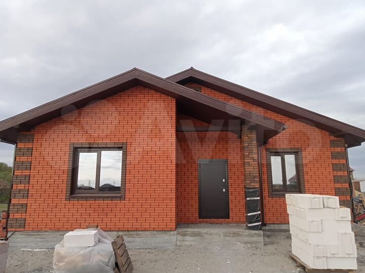 Коттедж 111 м² на участке 5 сот.