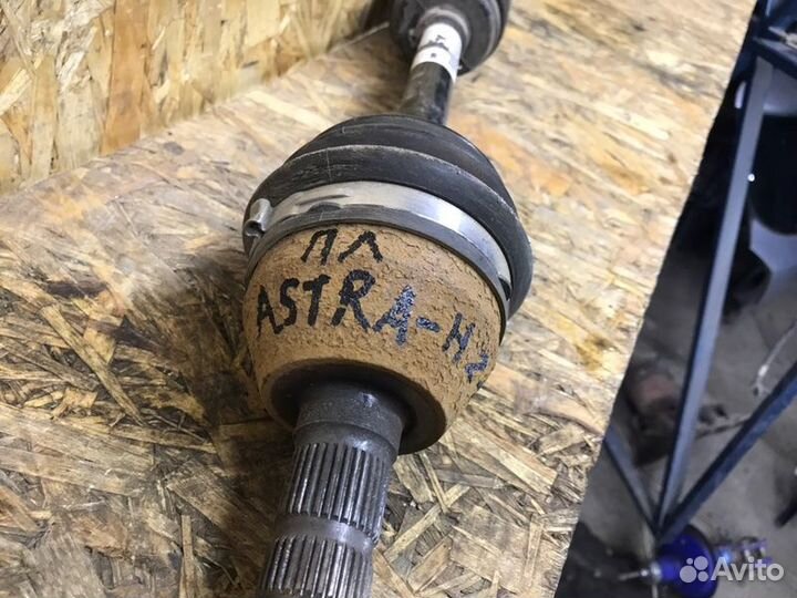 Привод передний левый Opel Astra H хетчбек 1.6