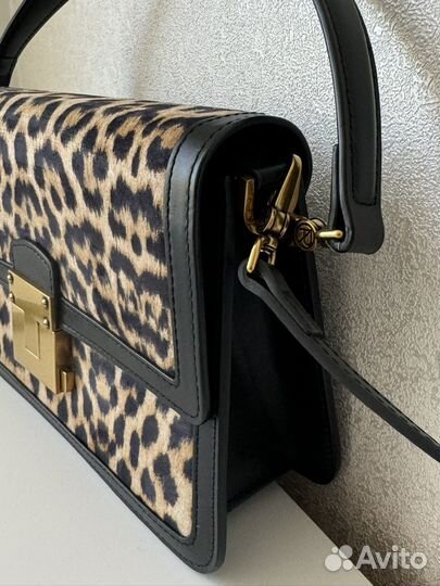 Сумка фирмы 