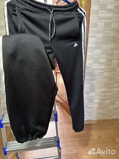 Спортивный костюм adidas