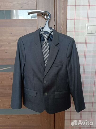 Школьный костюм для мальчика 134 серый