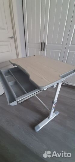 Детская парта трансформер. Растущий стол