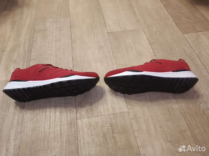 Кроссовки мужские 43 размера новые