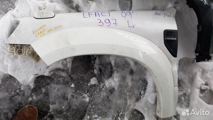 Escape тайванец 2007-2009 крыло переднее левое