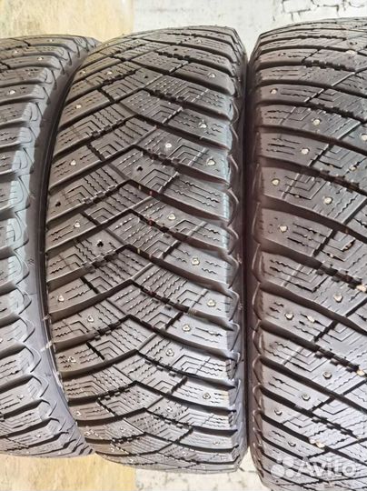 Kumho Crugen HP91 215/65 R17 99T