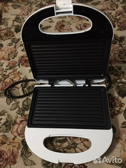 Сендвичница Starwind