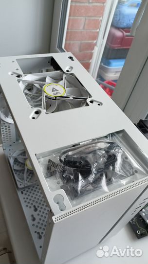 Корпус для компьютера Montech sky one mini