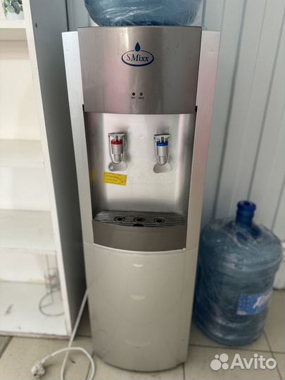 Кулер для воды напольный