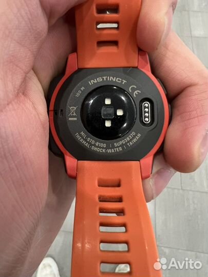 Часы garmin instinct