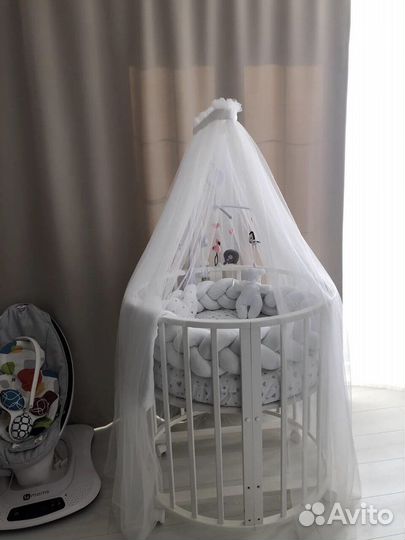 Простынь на резинке для круглой кроватки