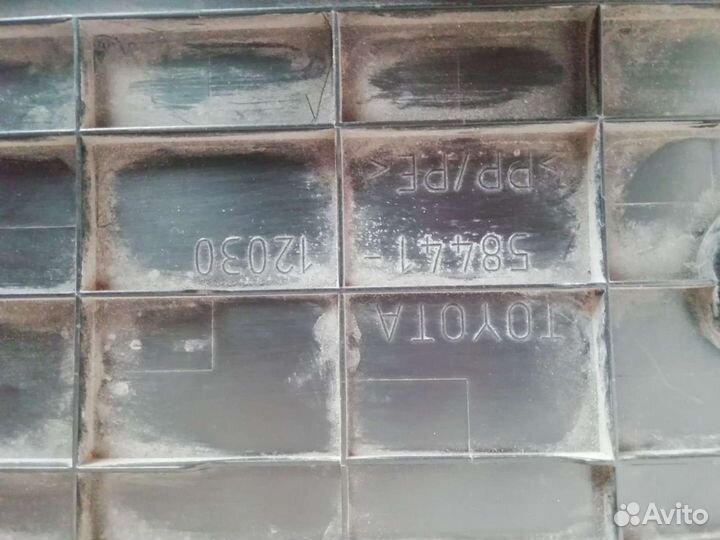 Пыльник toyota corolla