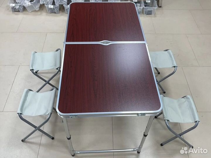 Складной туристический стол